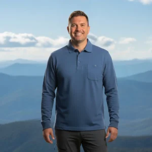 Polo básico de hombre con bolsillo manga larga